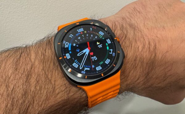 GT7 ULTRA MAX Smart Watch with Two 2 Straps Band Wireless Charging