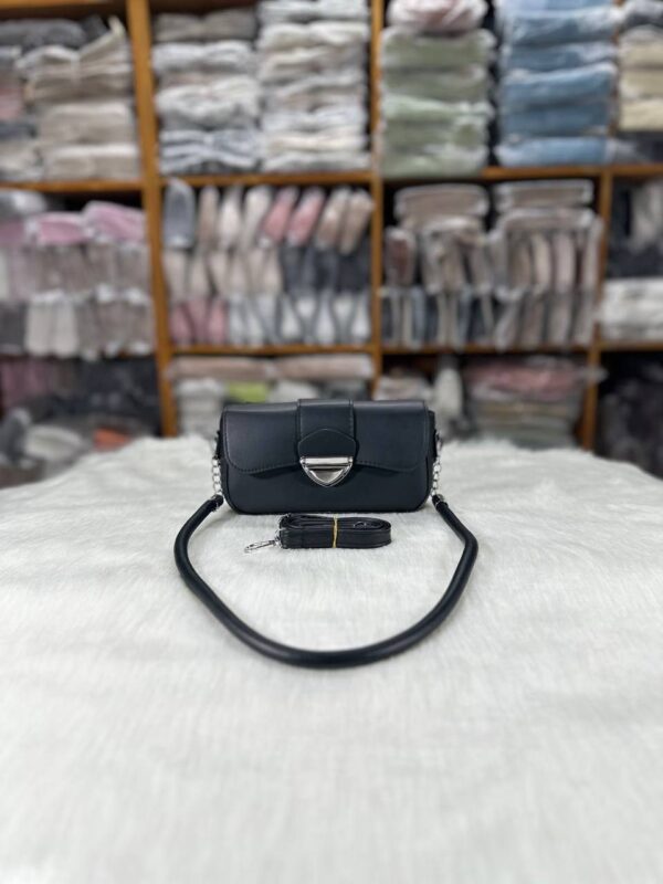 Simple and modern solid color shoulder bag for women RM65