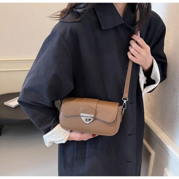 Simple and modern solid color shoulder bag for women RM65