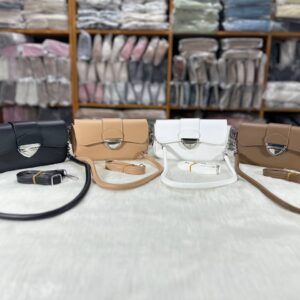 Simple and modern solid color shoulder bag for women RM65