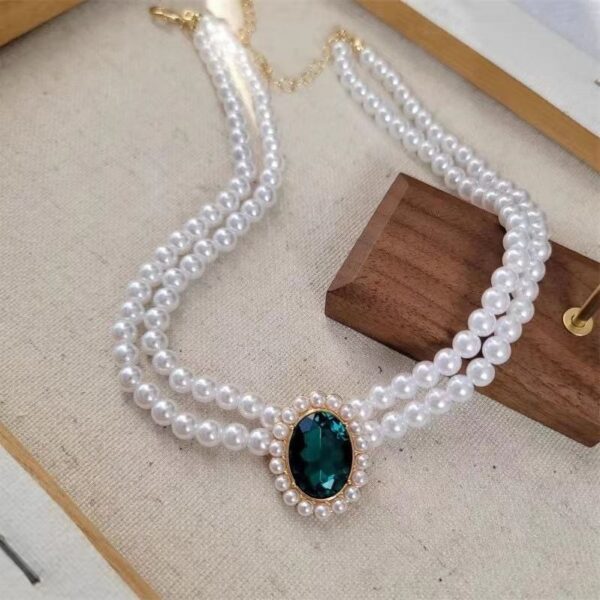 Vintage Elegance: Exquisite Double-Layer Pearl Necklace