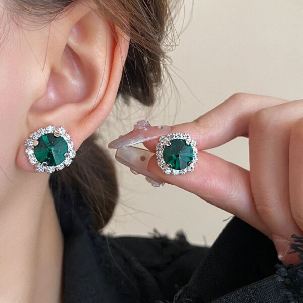 Light luxury temperament colorful necklace earrings set without a box